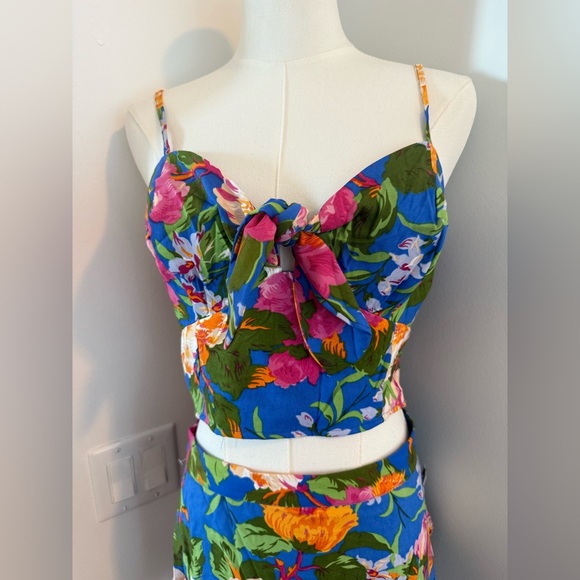 New with tags Floral two piece set - Picture 3 of 8